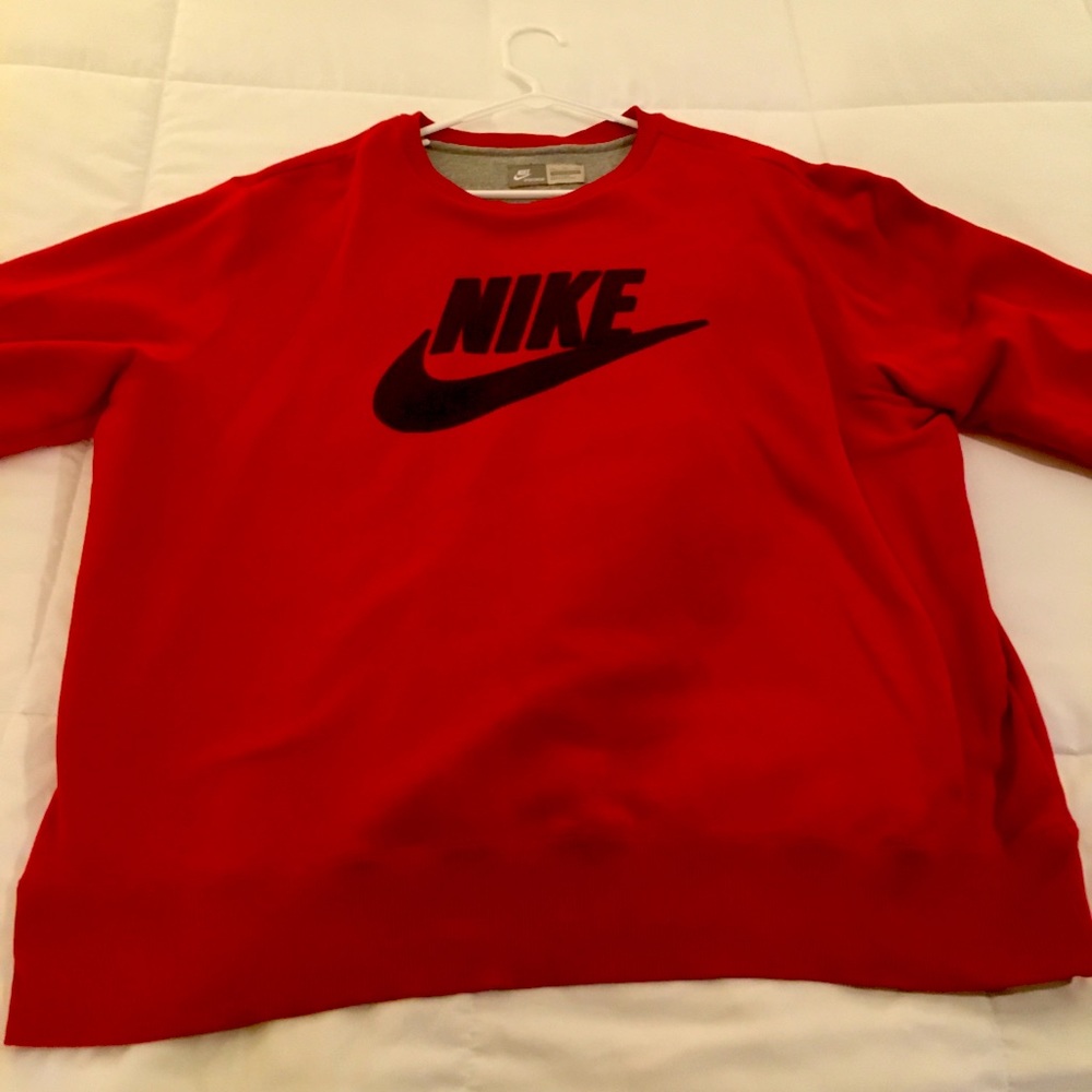 Nike Crew Neck Sweat Shirt - Red